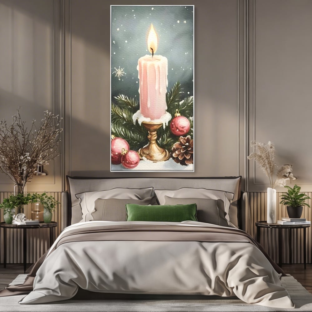 Tablou canvas cu tablou canvas cu lumanare roz si globuri, in rama de aluminiu argintiu, pe perete intr-un dormitor